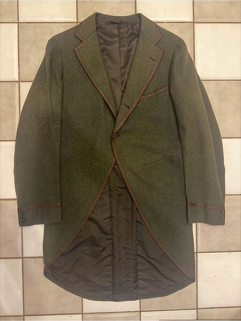 D.H. Kresge dated 1914 Antique Olive Wool Tweed Tailcoat Men’s Size 40
